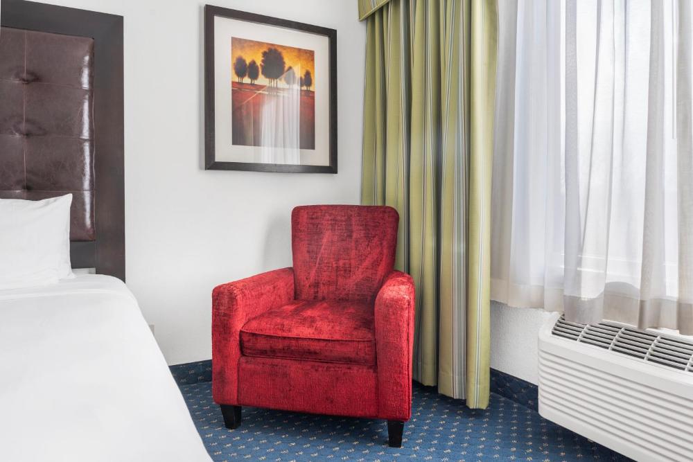 Superior Queen Room interior